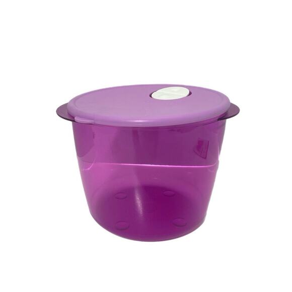 NEW Tupperware Microwave Round Rock N Serve 3.3L 3.5 qtr Purple Sheer With Lid - Picture 1 of 12